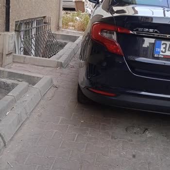 İBB - İstanbul Büyükşehir Belediyesi Kaldırım Cam Onu Park