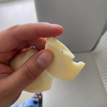 Ekici Peynir Kaşar Peynirin İçinden Plastik Madde