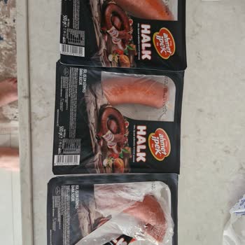 Ahmet İpek Sucuk Aşırı Kokuyor Ve Kemik Parçaları Çıktı