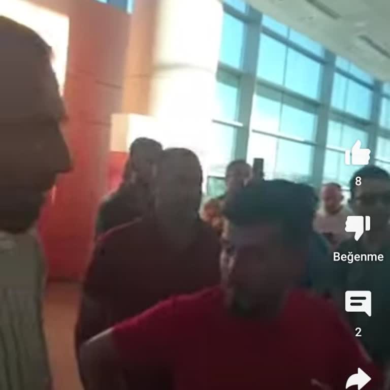 AJet (Anadolu Jet) Uçak Rötarı Ve Koltuk Sorunu İle Mağduriyet Yaşadık