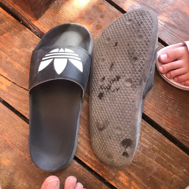 adidas Hilltown AVM SuperStep İzmir Mağazasından Aldığım Terliklerin Güvenlik Sorunu