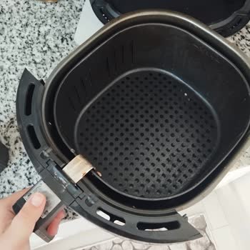 Kumtel XXL Haf-06 Fastfryer Haznesinin Paslanması Ve Boyanın Soyulması