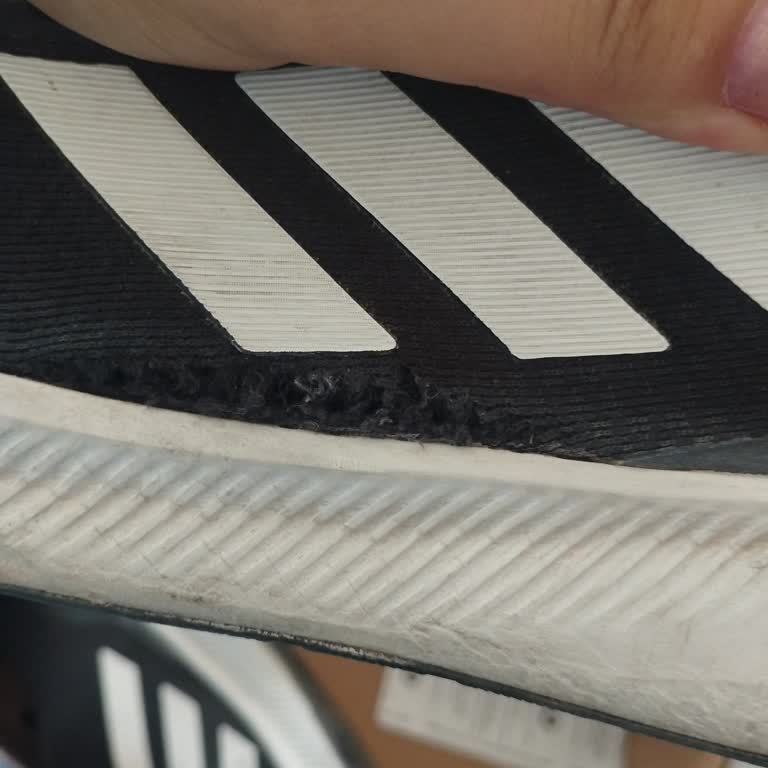 Adidas'tan Ayakkabı Aldım Yırtıldı