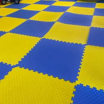 Playland Marintürk Klimalar Çalışmıyor Ve Zemin Bozuk