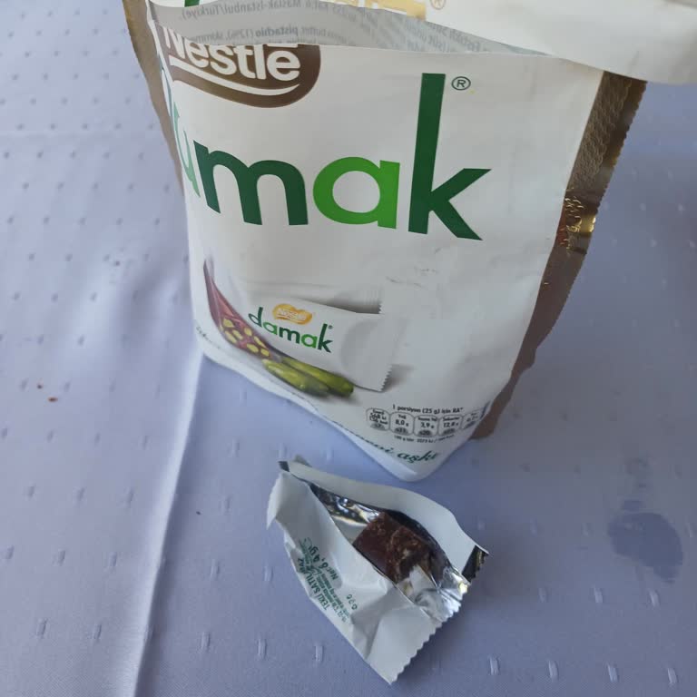 Nestle Damak Misafirlik Çikolata İçinden Isırılmış Ürün Çıktı