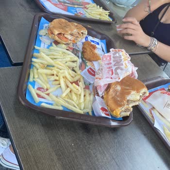 Burger King Bostancı'da Hayal Kırıklığı: Soğuk Yemek Ve Kötü Hizmet
