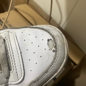 Decathlon Sattığı Reebok Hatalı Ürünü Garantiye Sokmuyor