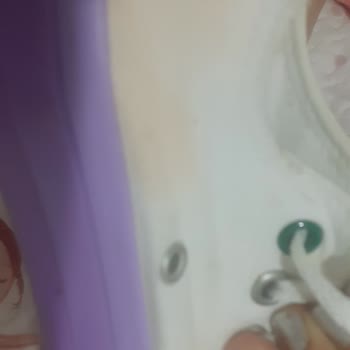 Benetton Beyaz Ayakkabılarında Renk Bozulması Yaşanıyor Bilginiz Olsun