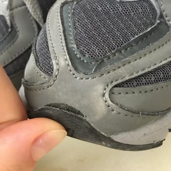 Shopier Aldığım Ayakkabı Bir Ay İçerisinde Yırtılmaya Başladı