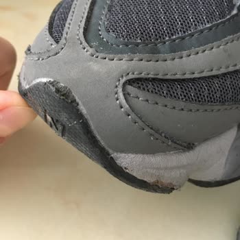 Shopier Aldığım Ayakkabı Bir Ay İçerisinde Yırtılmaya Başladı