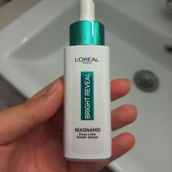 Loreal Paris Niacinamide Serumunun Rengi Koyulaştı