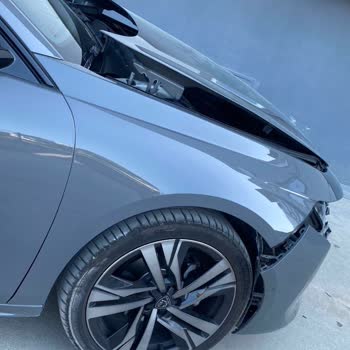 Peugeot Aksigorta Aracıma Red Verip, Aracımın Hasarlı Parçalarını Sattı.