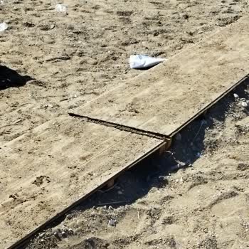 Seferihisar Belediyesi Ve Ar Konutları İlgisizliği