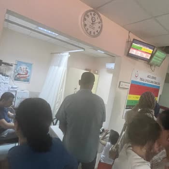Edremit Devlet Hastanesi Acilinde Çocuk Hastalar İçin Yetersiz Hizmet
