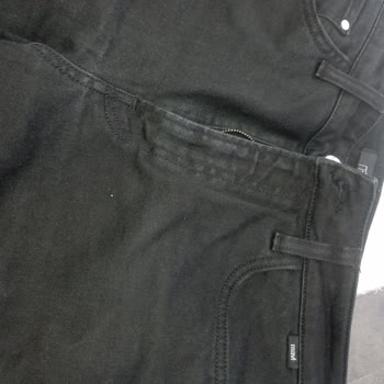 Mavi Jean Pantolon Da Deformeler Renk Beyazlaması