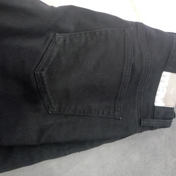 Mavi Jean Pantolon Da Deformeler Renk Beyazlaması