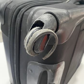 Samsonite Valizimin Hayal Kırıklığı: Üç Yılda Tekerlekler Paramparça!