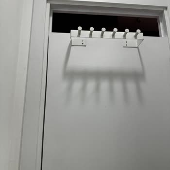 FLO Ayakkabı Bursa Korupark FLO Güvenlik Kamerası Deneme Kabininin İçini Görüyor.