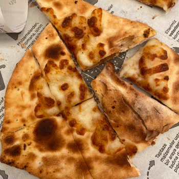 İzmir Pide By Pide'nin Yapmış Olduğu Kıymalı Pidesi Ve Kaşarlı Pidesi