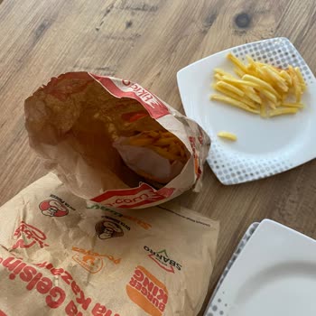 Tıkla Gelsin Parasını Vermeme Rağmen Eksik, Özensiz Ürün Ve Kurye Davranışı!