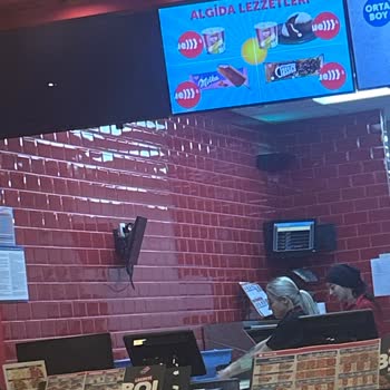 Domino's Hijyenik Olmayan Sözde Popüler Pizzaları