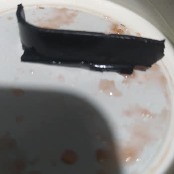 Şok Marketler Alınan Boltane Marka Reçelin İçinden Plastik Cisim Çıktı!