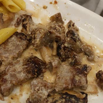 Tavuk Dünyası Yanmış Etleri Tekrar Servis Ettiler