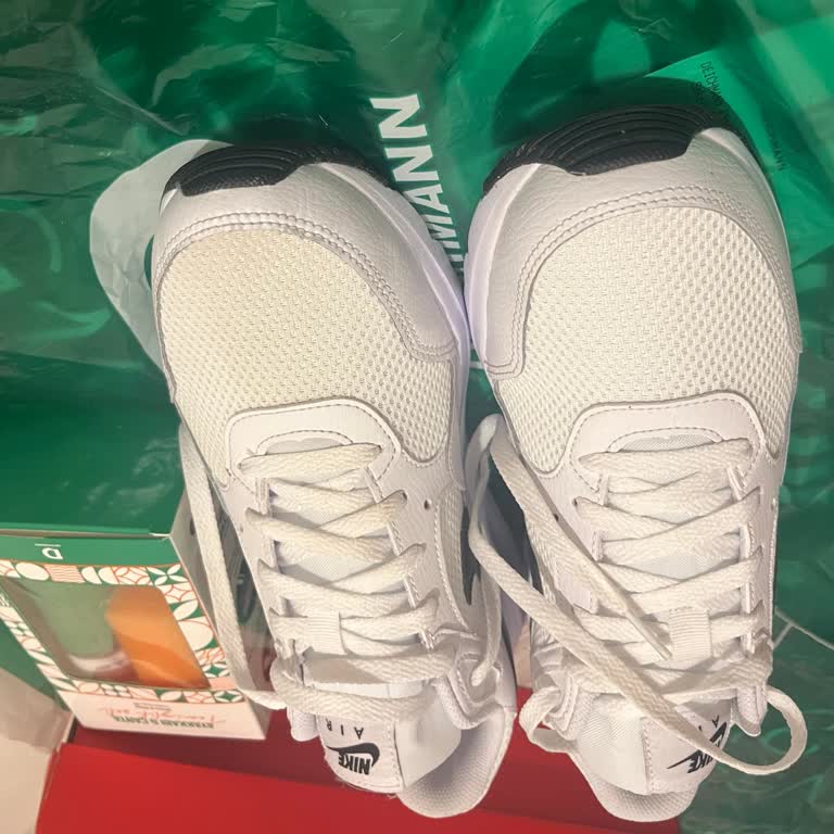 Deichmann'dan Alınan Temizleyici Köpük Leke Bırakıyor