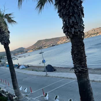 Olmayan Foça Belediyesi Zabıta Ekipleri