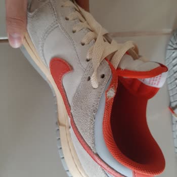 Sneaks Up Müşteri İlgisizliği Ve Arkasında Durmama