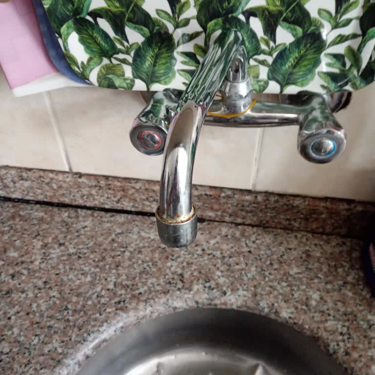 Kocaeli Büyükşehir Belediyesi Çeşme Suyunda Koku
