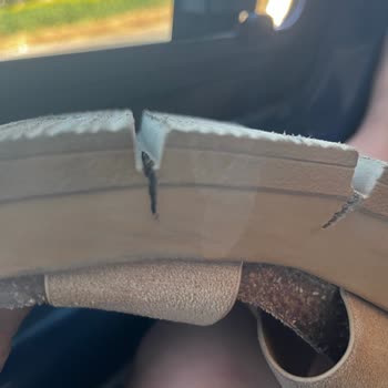 Bershka Marka Terliğin Geldiği Hal Ve Yetkililerin Sorumsuzluğu