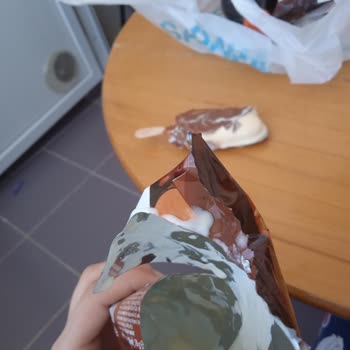 A101den Dondurma Almıştım Ama Lekeli Çıktı