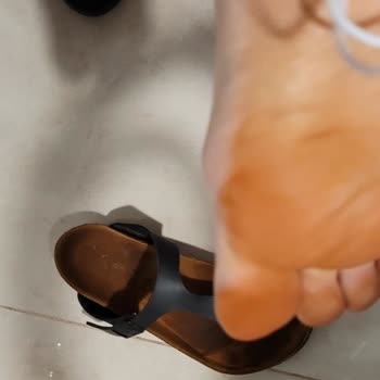 Birkenstock Terlik Pişmanlığım Hem Çatladı Hem Tabanları Boyadı