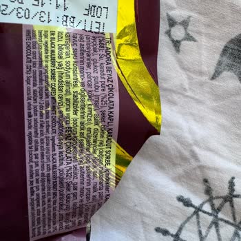 Fair Dondurma Adora Karadutlu Dondurma: Yanıltıcı Beyaz Çikolata Sürprizi!