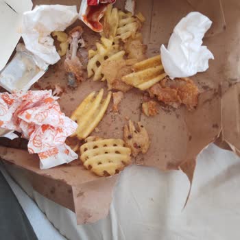 Popeyes Hatalı Yemek Başlığı