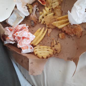 Popeyes Hatalı Yemek Başlığı