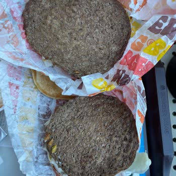 Burger King Bakınca Dahi Midemizi Bulandıran Hamburger Köftesi