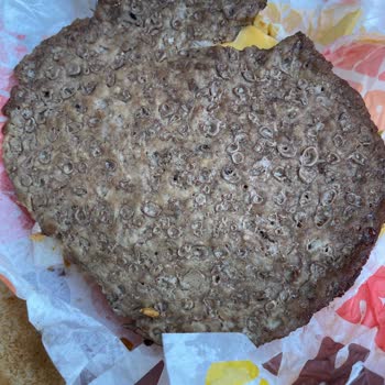 Burger King Bakınca Dahi Midemizi Bulandıran Hamburger Köftesi