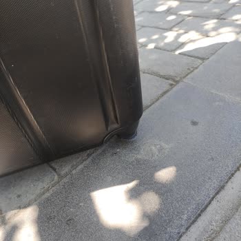 AJet (Anadolu Jet) Kırık Valiz Ve İlgisiz Müşteri Hizmetleri: Çözüm Bekliyorum!