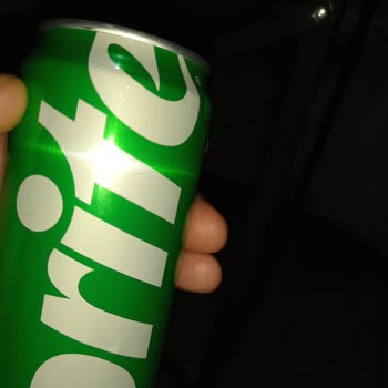Sprite Şişesinin İçinden Çıkan Tortu