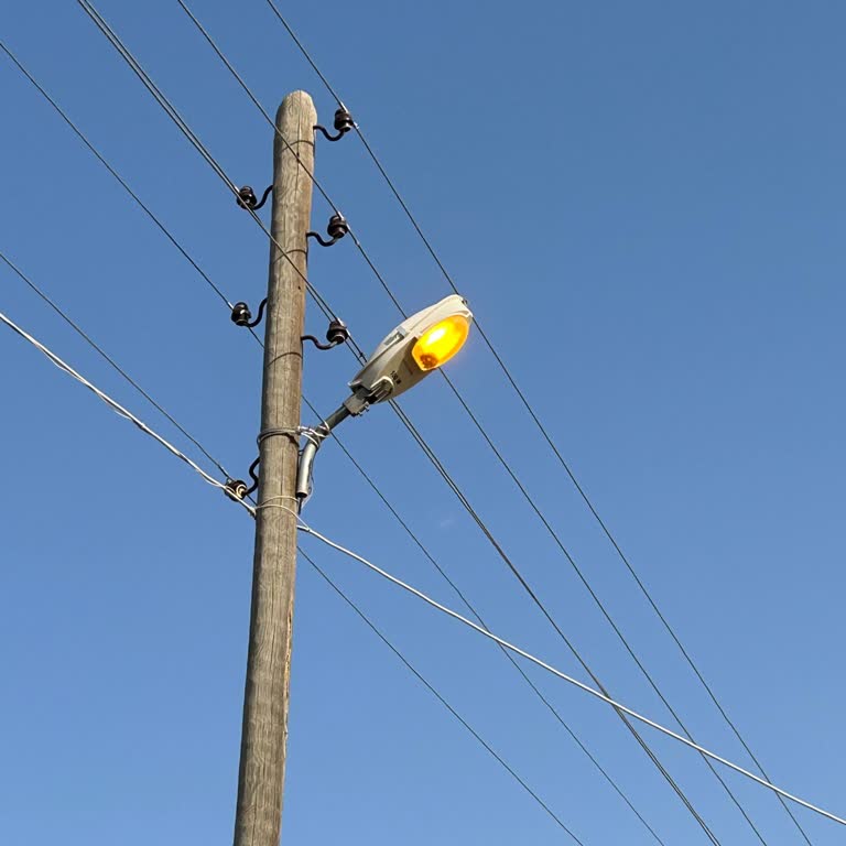 Dicle Elektrik Sürekli Aramamıza Rağmen Sorunumuzu Çözmüyor