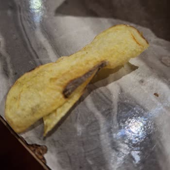 Lays Cipsin İçinden Çıkan Cisim