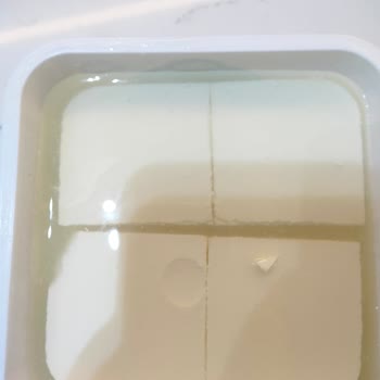 Sütaş Peynir Sararmış Ayran Küflenmiş