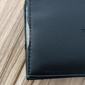 Guess Erkek Cüzdan Deri Değilmiş