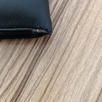 Guess Erkek Cüzdan Deri Değilmiş