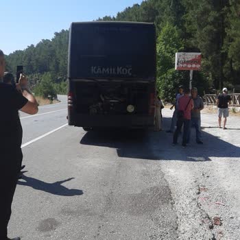 Kamil Koç Bozuk Araç Yolda Kaldı