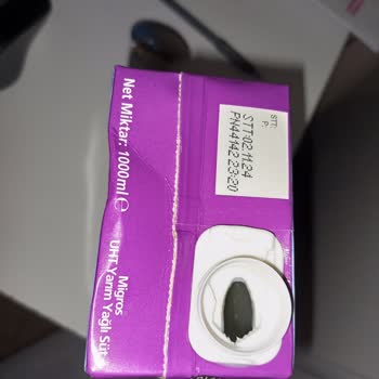 Migros Tarihi Geçmiş Süt Ve Çürük Meyveler