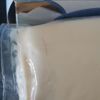 BİM Personel Saygısızlığı Ve Aknaz Peynir Kapalı Pakette Kıl Çıkması