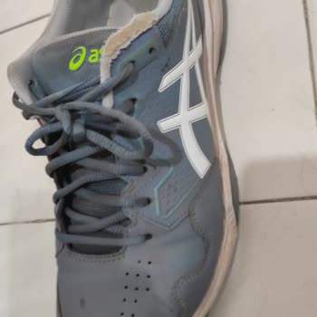 Tenis Oynarken Kullandığım Asics Tenis Ayakkabım Tamamen Yıprandı.